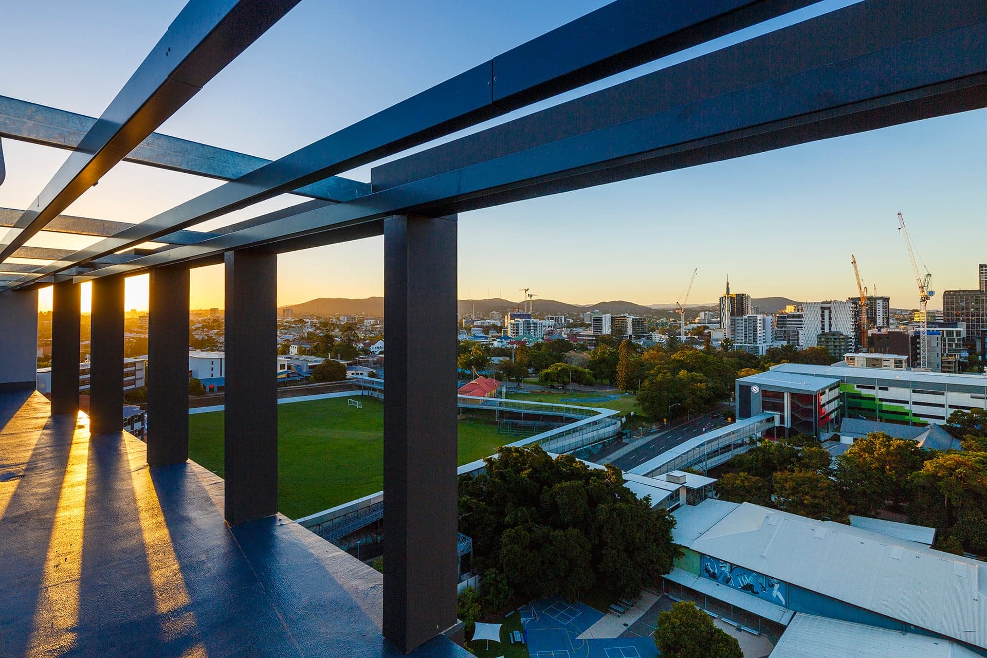 Rooftop pool and outdoor lounge at Scape Merivale student accommodation in South Brisbane