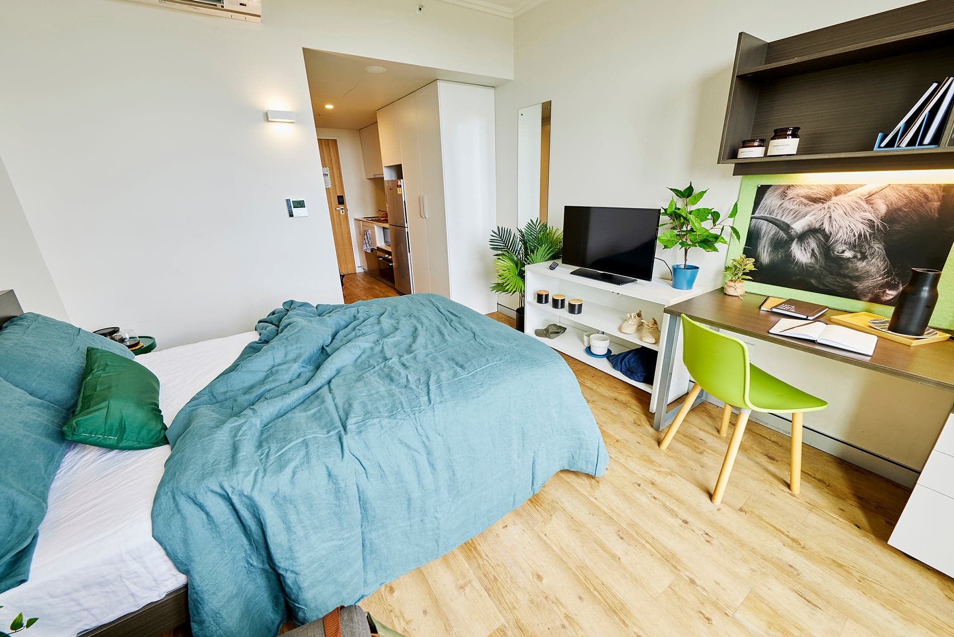 Room 8