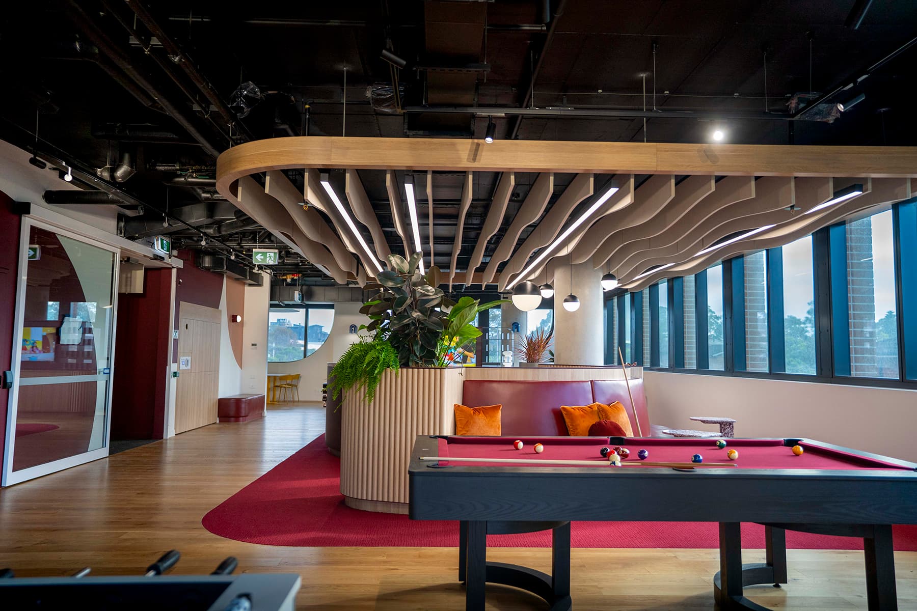 Social Lounge hover