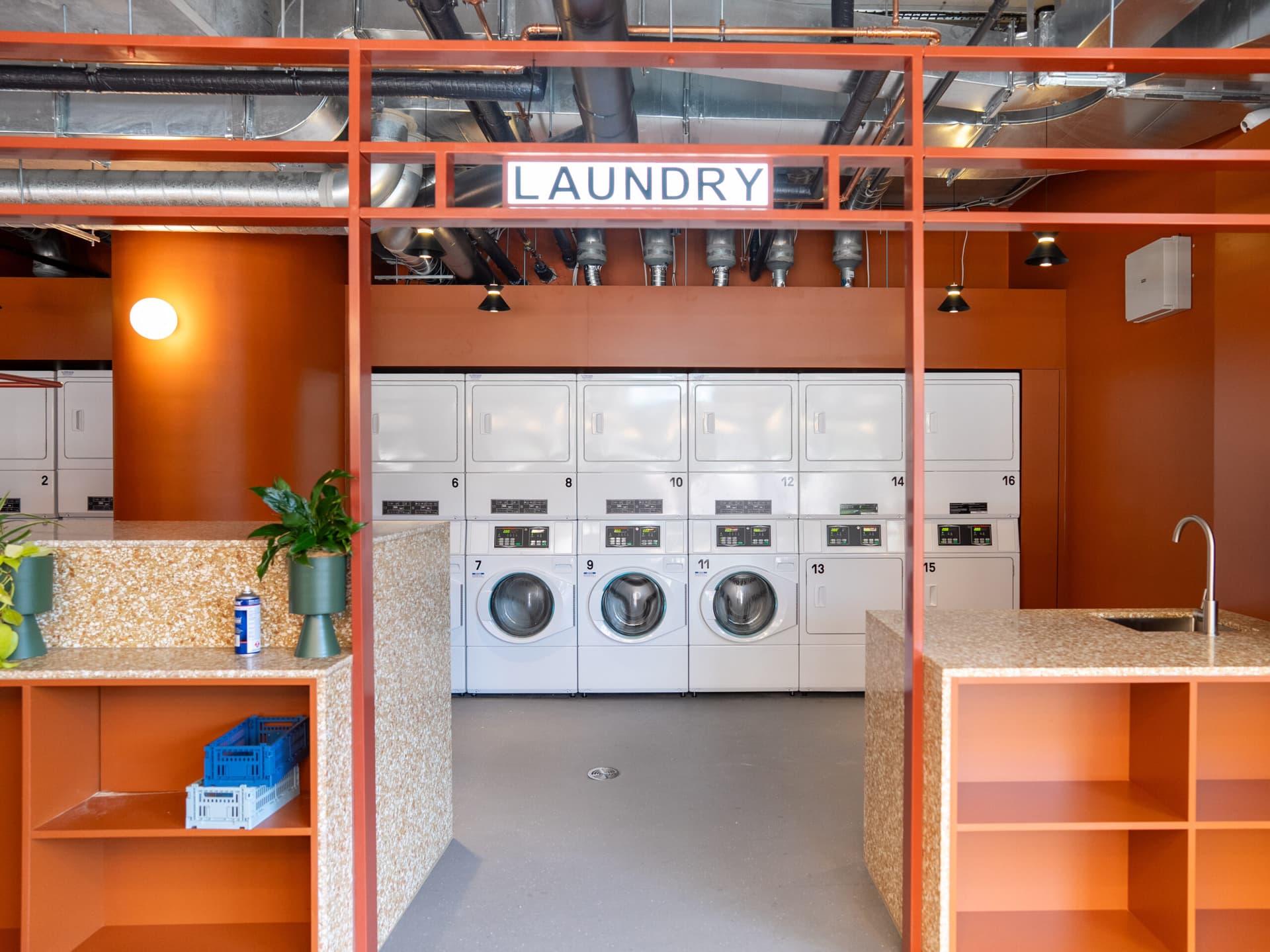 Laundry hover
