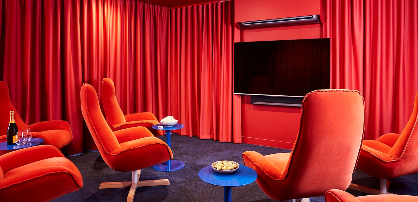 Cinema hover