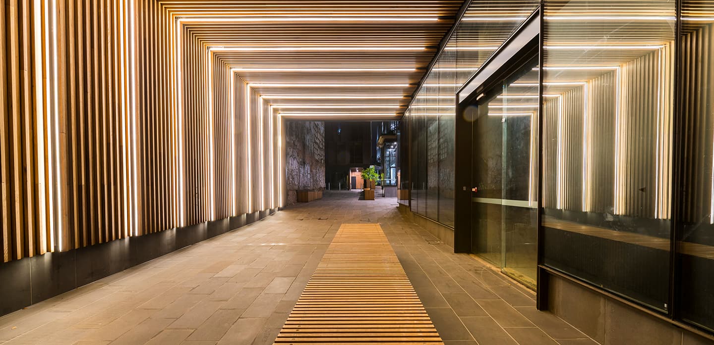 Foyer hover