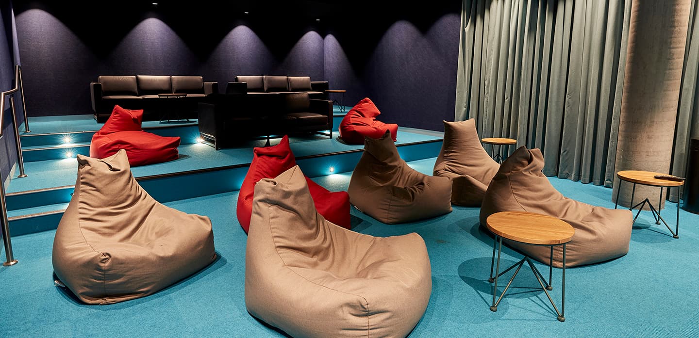 Cinema hover